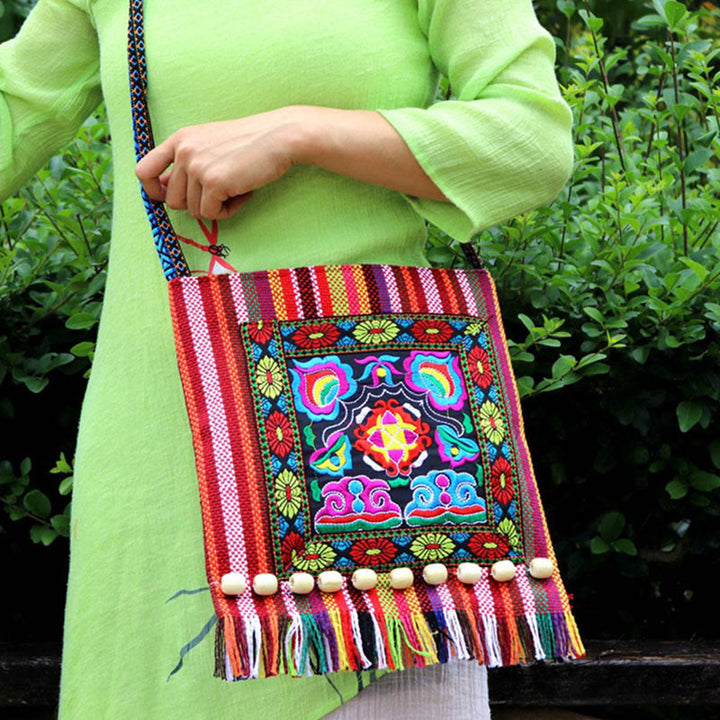 Sac à bandoulière en toile de camélia brodé à la main tibétain