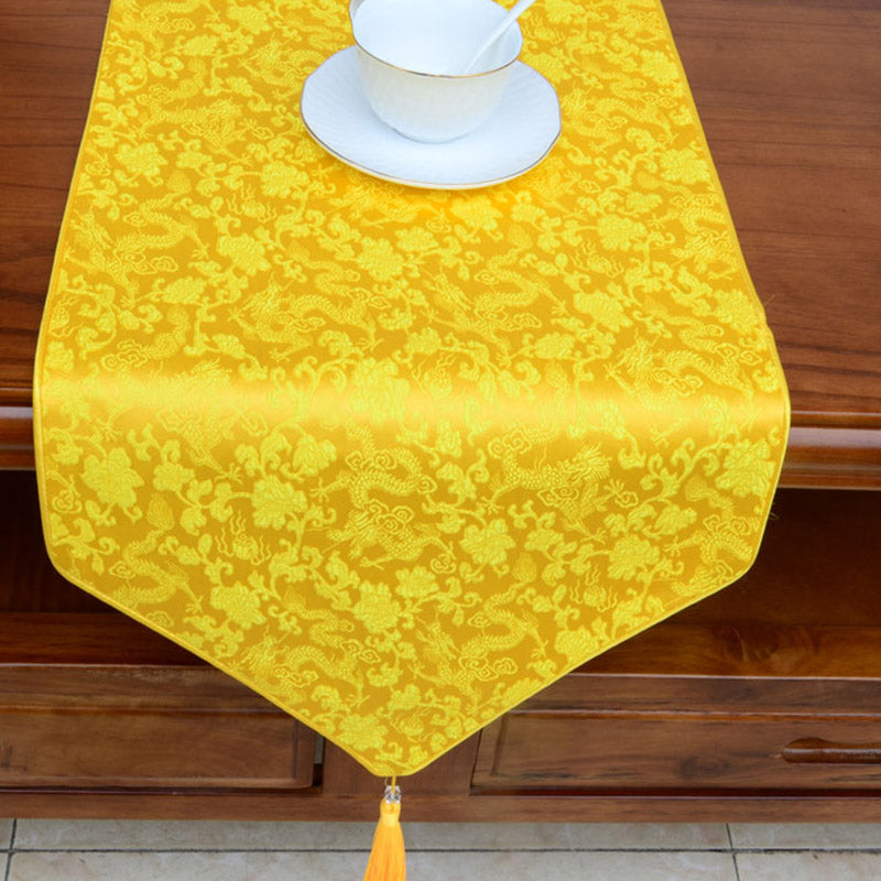 Chemin de table Jacquard à pompons avec motif de dragon Vajra et de fleurs d'autel de prière, symboles de bon augure tibétains