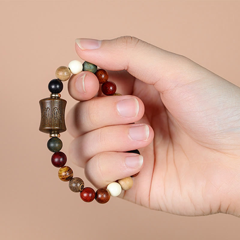 Bracelet de protection Om Mani Padme Hum en bois de santal multicolore du Tibet