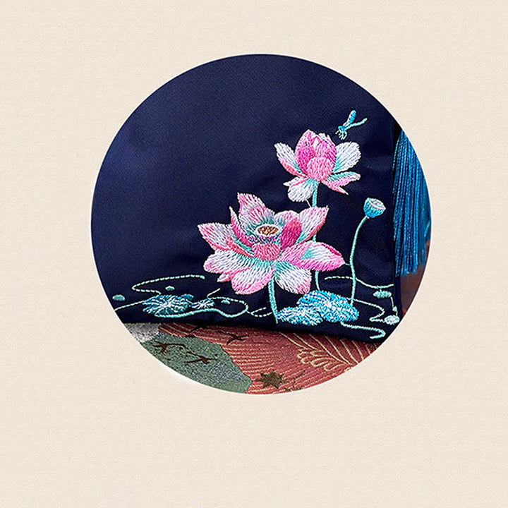 Sac à bandoulière en Buddha Stones imperméable brodé à la main avec fleurs de lotus