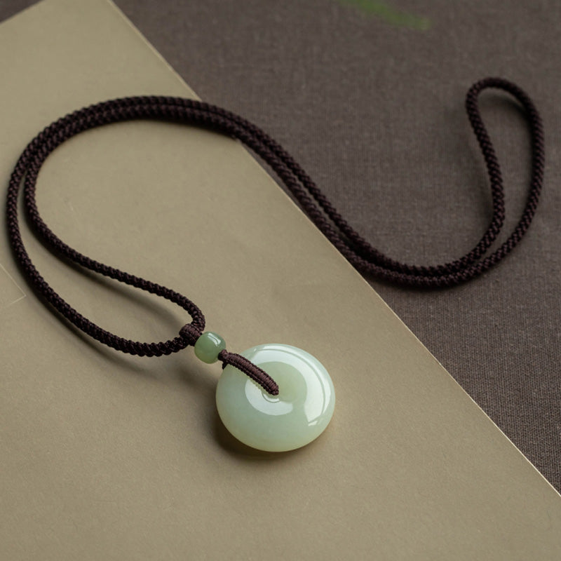 Collier pendentif en jade rond naturel Buddha Stones, boucle de paix, chance, prospérité