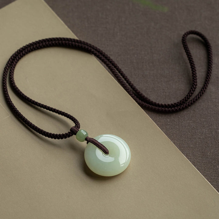 Collier pendentif en jade rond naturel Buddha Stones, boucle de paix, chance, prospérité