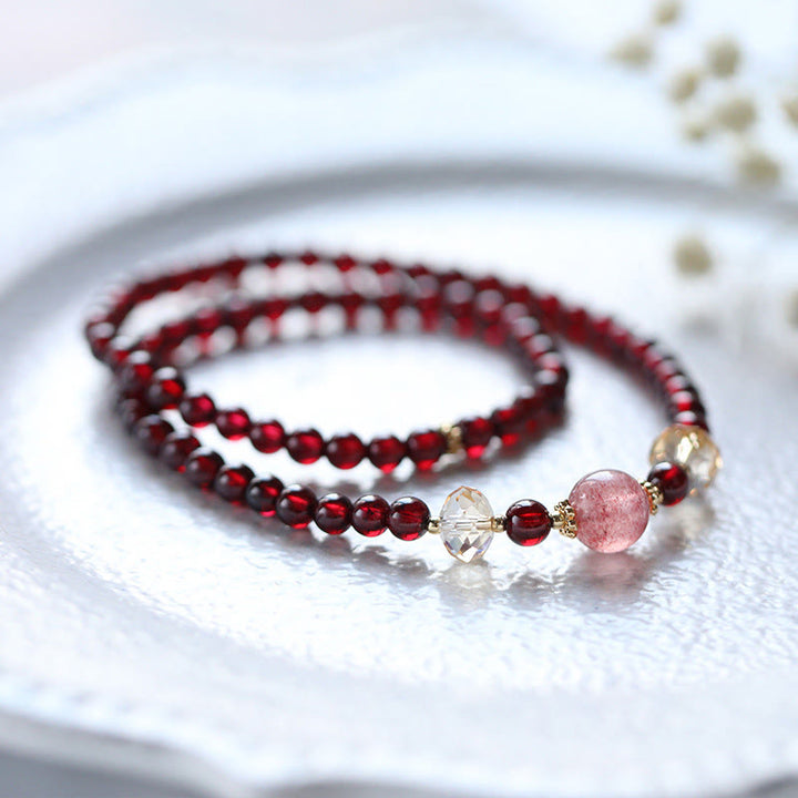 Bracelet double tour en quartz fraise et grenat naturel plaqué or 14 carats de Buddha Stones