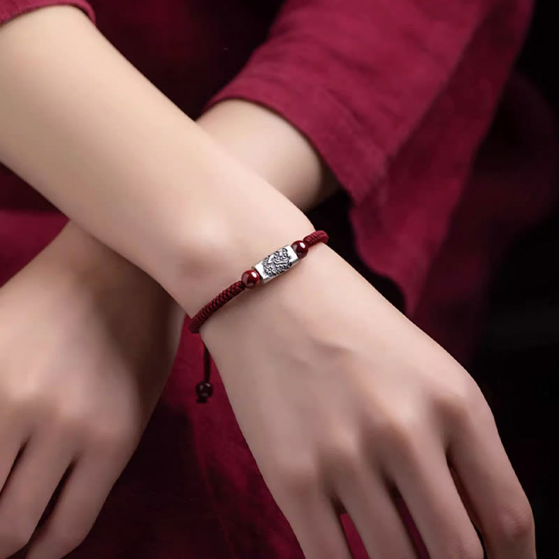 Bracelet en argent Buddha Stones 925 avec 12 signes du zodiaque chinois et cinabre