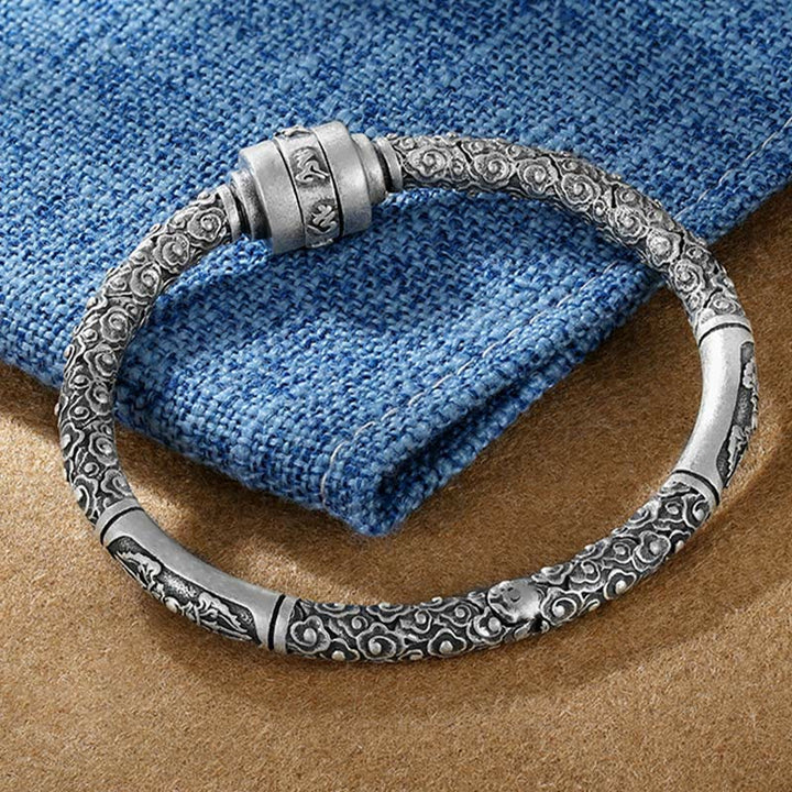 Bracelet de créativité gravé en argent sterling 990 Buddha Stones et nuages de bon augure tibétains Om Mani Padme Hum
