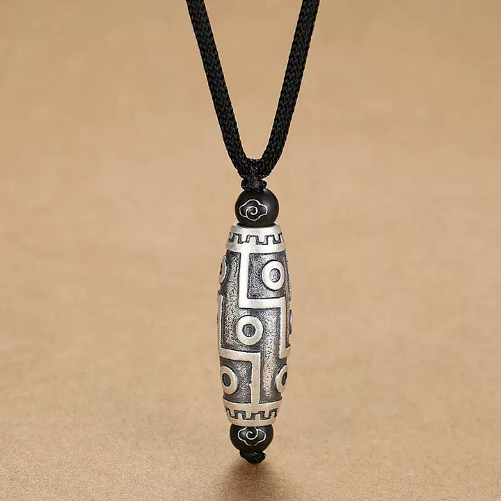 Collier pendentif en cuivre avec perles dzi à neuf yeux en Buddha Stones du Tibet, nuages de bon augure et de richesse