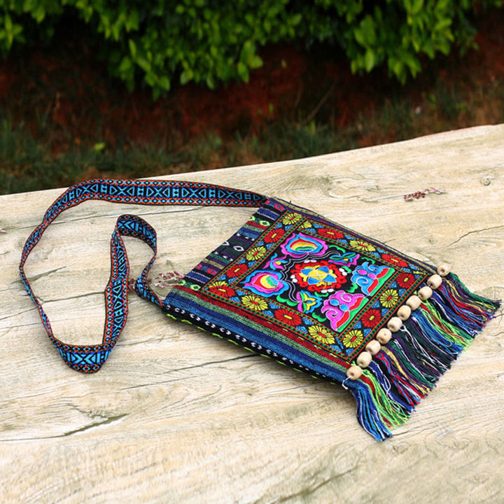 Sac à bandoulière en toile de camélia brodé à la main tibétain