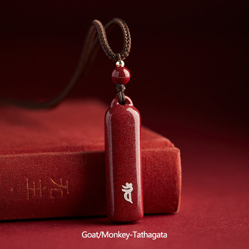 Collier avec pendentif en corde de protection et amulette en cinabre du zodiaque chinois