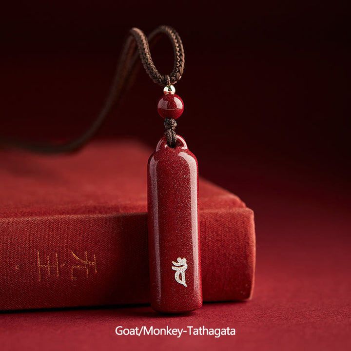 Collier avec pendentif en corde de protection et amulette en cinabre du zodiaque chinois