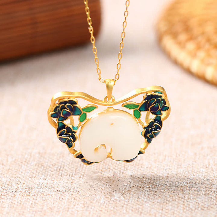 Collier pendentif en jade blanc avec éléphant, papillon, lotus, succès