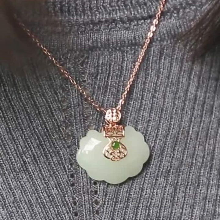 Collier avec pendentif en argent sterling 925 et jade blanc