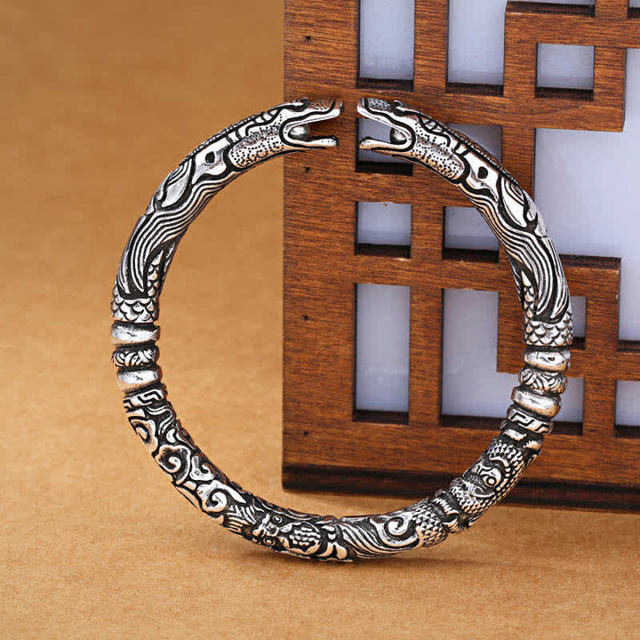Bracelet porte-bonheur sculpté en forme de tête de dragon