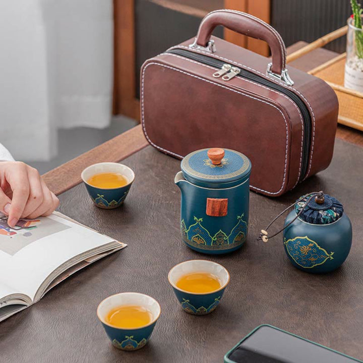 Théière chinoise Gongfu en céramique avec Buddha Stones