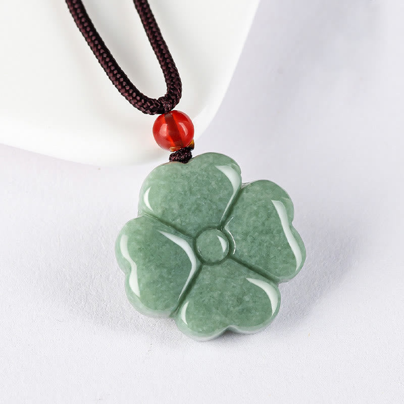 Collier pendentif trèfle à quatre feuilles en jade naturel porte - bonheur et prospérité