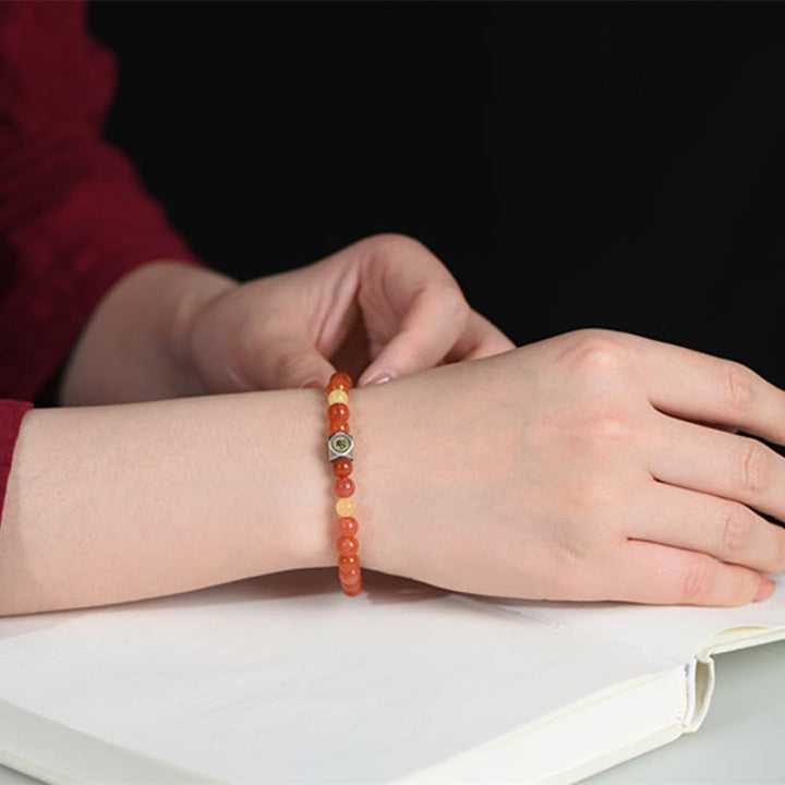 Bracelet d'acceptation de soi en agate rouge et ambre avec amulette du zodiaque chinois en argent sterling 925 de Buddha Stones