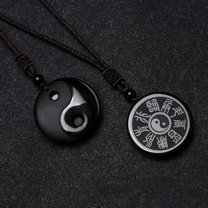 Collier pendentif Yin Yang sculpté en Buddha Stones en obsidienne noire, taoïsme, cinq montagnes sacrées, mantra à neuf caractères, purification - image 1