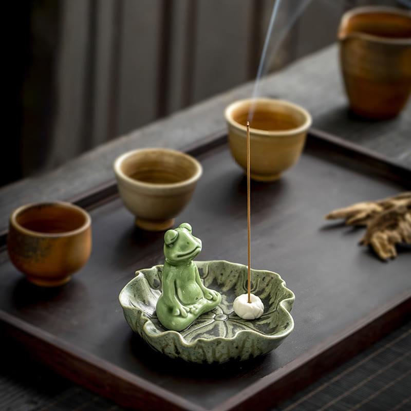 Brûleur d'encens en céramique avec motif de grenouille et de méditation en forme de Buddha Stones