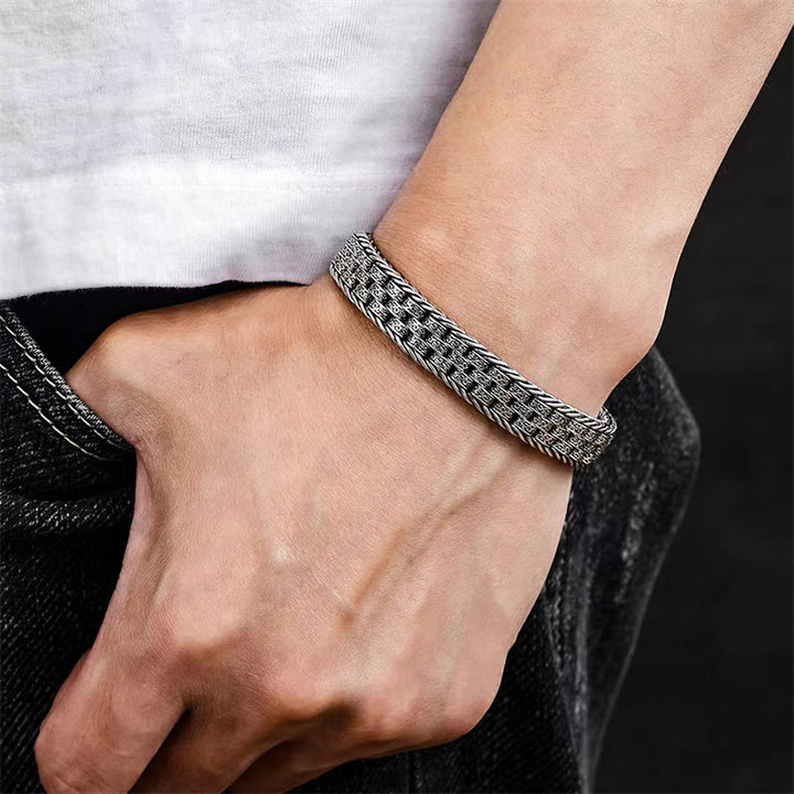 Bracelet tibétain en cuivre avec Buddha Stones Om Mani Padme Hum et motif floral de la dynastie Tang