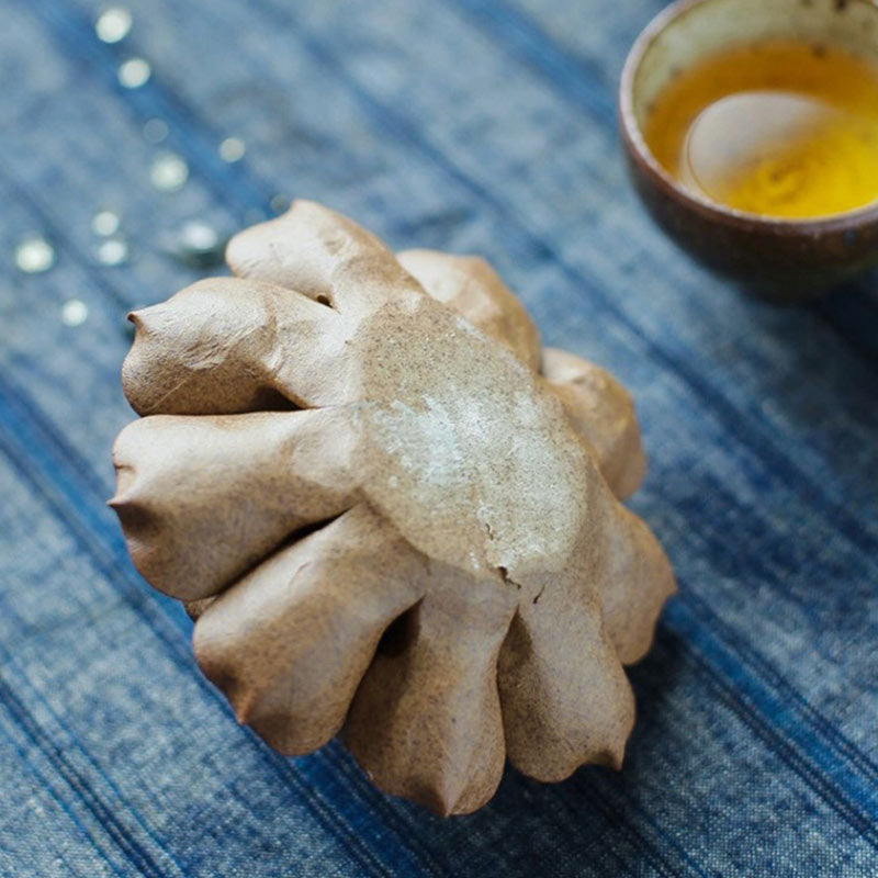 Brûleur d'encens tibétain à reflux en forme de lotus avec Buddha Stones
