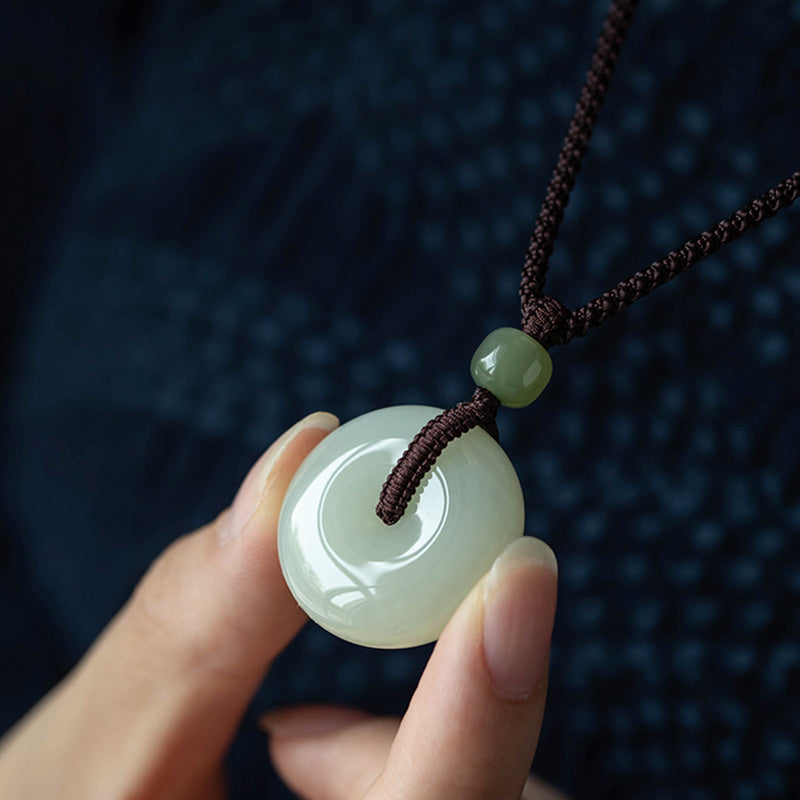 Collier pendentif en jade rond naturel Buddha Stones, boucle de paix, chance, prospérité