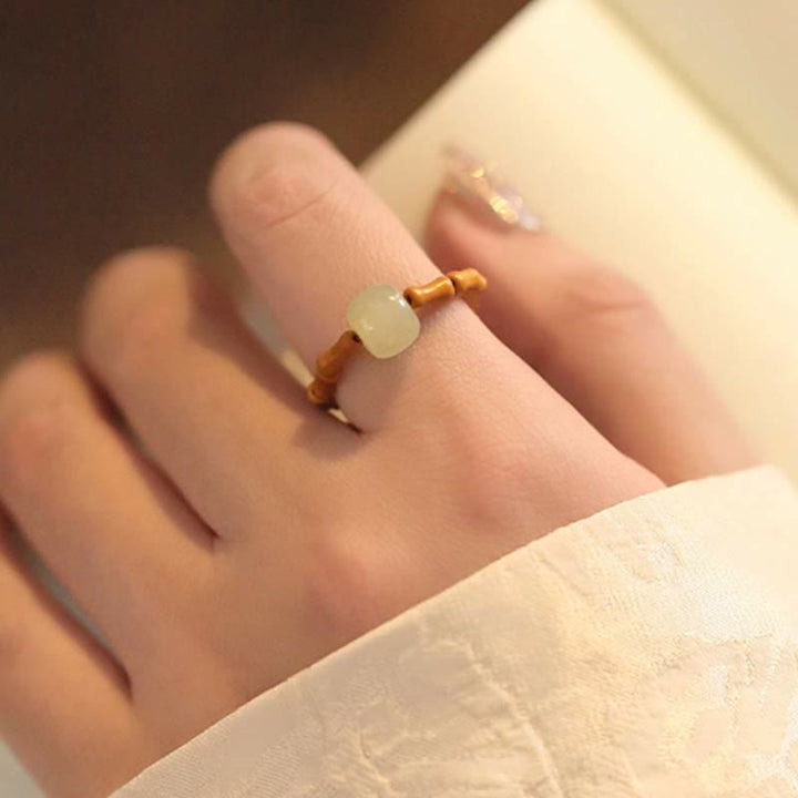 Bague porte-bonheur en bambou et perles de jade Hetian