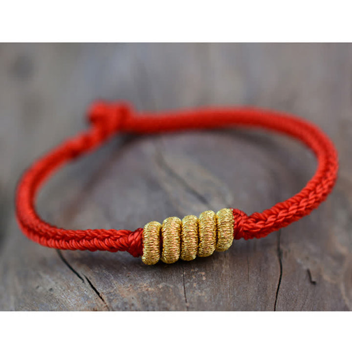 Bracelet tressé fait main avec un design simple et des nœuds chinois pour la force et la chance