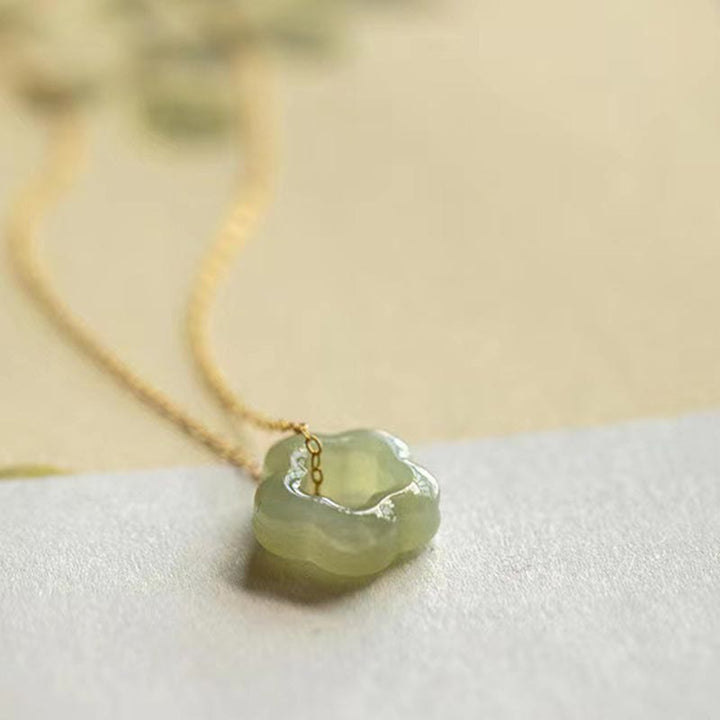 Collier pendentif porte-bonheur en jade cyan Hetian délicat avec Buddha Stones