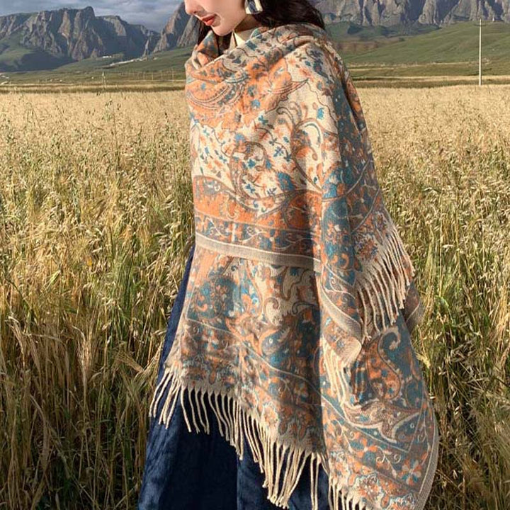 Écharpe de voyage confortable avec pompon et branches de fleurs tibétaines en Buddha Stones - image 4
