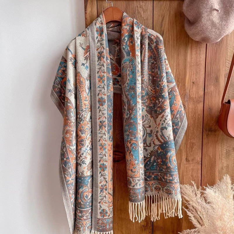 Écharpe de voyage confortable avec pompon et branches de fleurs tibétaines en Buddha Stones - image 10