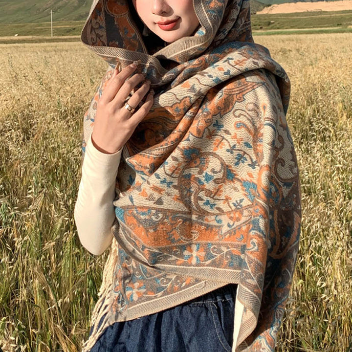 Écharpe de voyage confortable avec pompon et branches de fleurs tibétaines en Buddha Stones - image 6