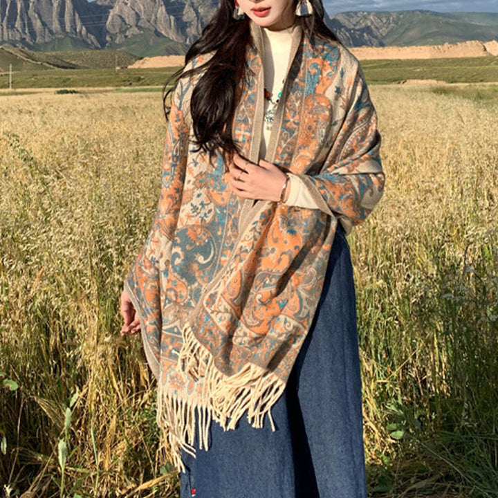 Écharpe de voyage confortable avec pompon et branches de fleurs tibétaines en Buddha Stones - image 5