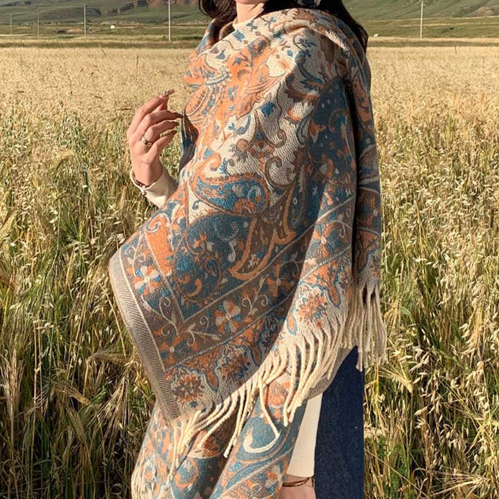 Écharpe de voyage confortable avec pompon et branches de fleurs tibétaines en Buddha Stones - image 8