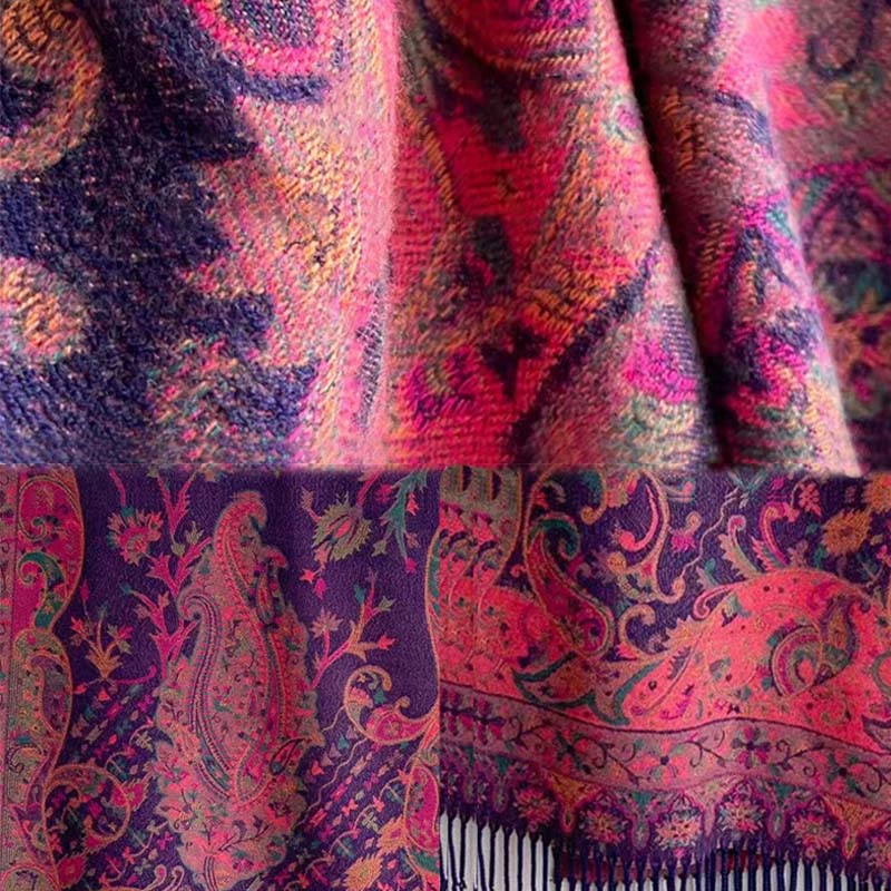 Écharpe de voyage confortable avec pompon et branches de fleurs tibétaines en Buddha Stones - image 14