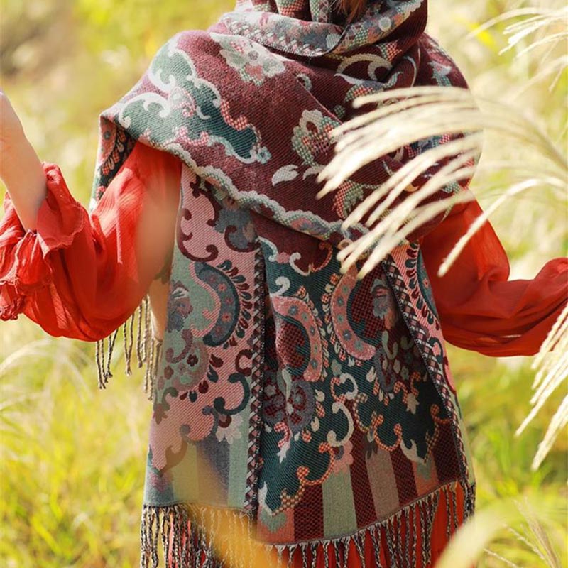 Écharpe de voyage confortable avec pompon et Buddha Stones, fleurs, feuilles, branches - image 5