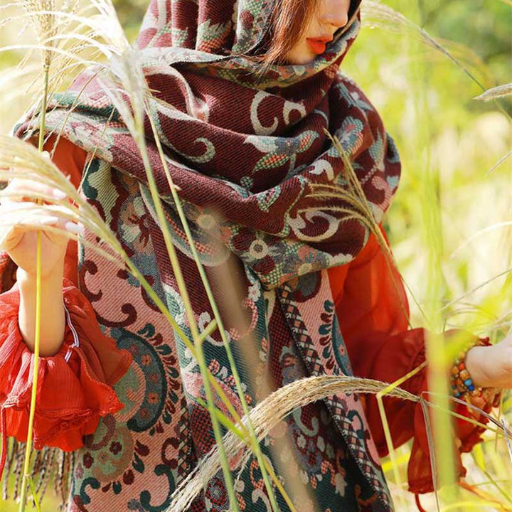 Écharpe de voyage confortable avec pompon et Buddha Stones, fleurs, feuilles, branches - image 4