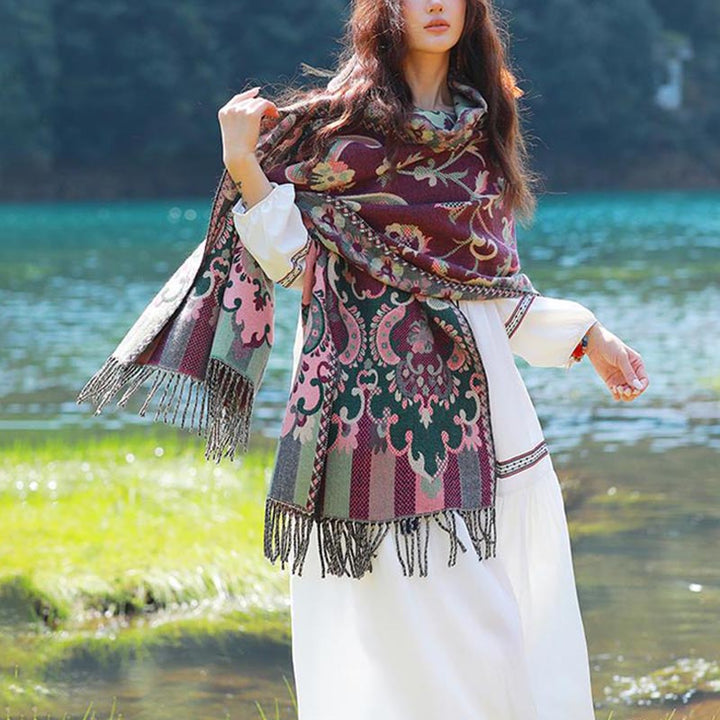 Écharpe de voyage confortable avec pompon et Buddha Stones, fleurs, feuilles, branches - image 11