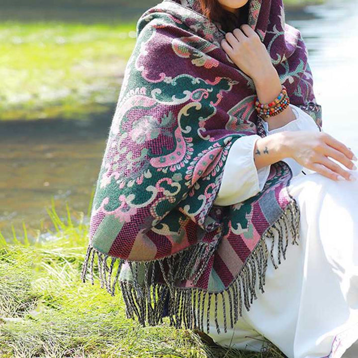 Écharpe de voyage confortable avec pompon et Buddha Stones, fleurs, feuilles, branches - image 16