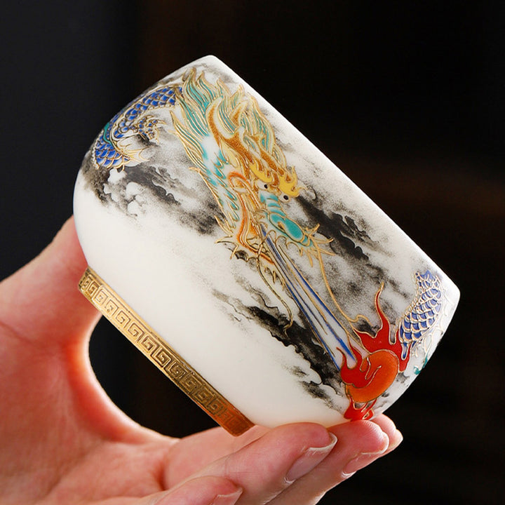Tasse à thé en céramique blanche en porcelaine avec motif de pierres de Buddha Stones et de dragon jouant avec des perles, tasse à thé Kung Fu 160 ml