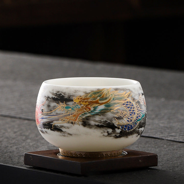 Tasse à thé en céramique blanche en porcelaine avec motif de pierres de Buddha Stones et de dragon jouant avec des perles, tasse à thé Kung Fu 160 ml