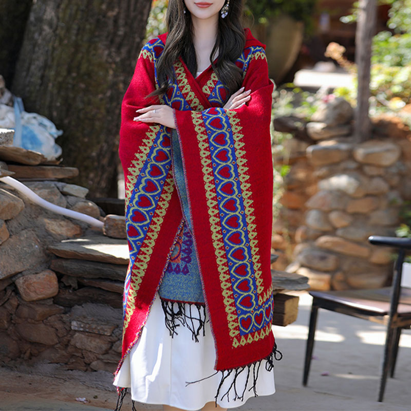 Châle tibétain en Buddha Stones, cape à capuche avec pompon en forme de cœur rouge, écharpe de voyage confortable pour l'hiver - image 3