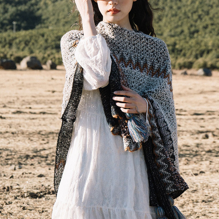 Châle tibétain en Buddha Stones, écharpe de voyage confortable en tricot à rayures grises et brunes - image 1