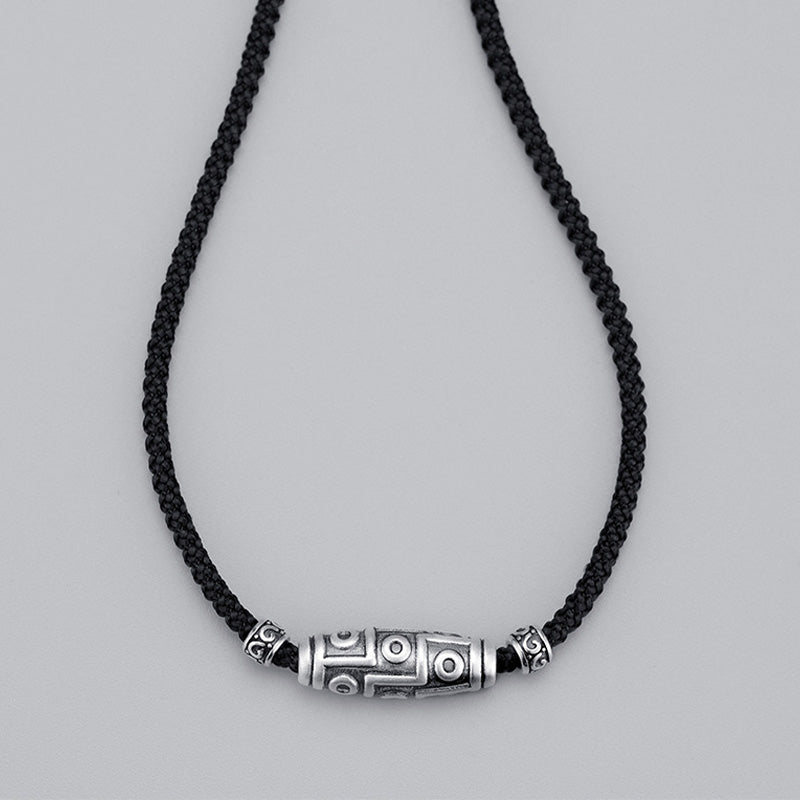 Collier avec pendentif en corde de protection à neuf yeux en argent sterling 999 avec Buddha Stones
