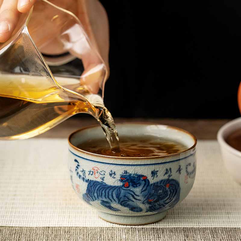 Tasse à thé en céramique peinte à la main en forme de tigre mignon de Jingdezhen, Buddha Stones, tasse à thé Kung Fu, bol 140 ml