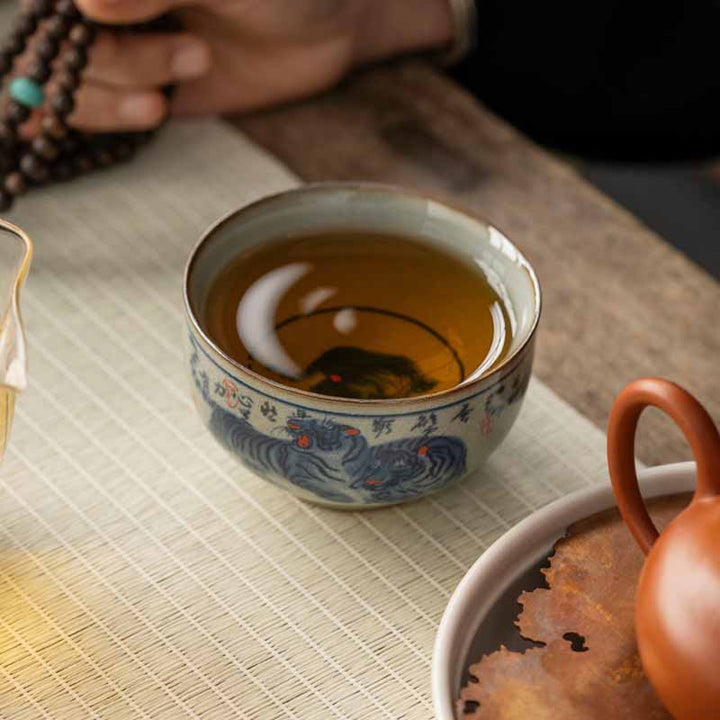 Tasse à thé en céramique peinte à la main en forme de tigre mignon de Jingdezhen, Buddha Stones, tasse à thé Kung Fu, bol 140 ml