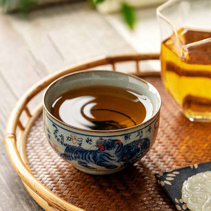 Tasse à thé en céramique peinte à la main en forme de tigre mignon de Jingdezhen, Buddha Stones, tasse à thé Kung Fu, bol 140 ml