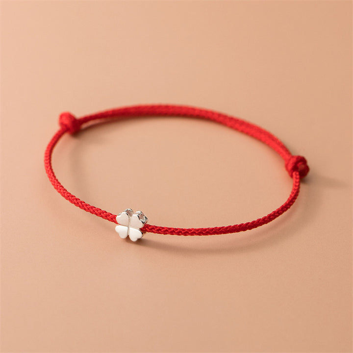 Bracelet en corde rouge avec trèfle à quatre feuilles en argent sterling 925 de Buddha Stones