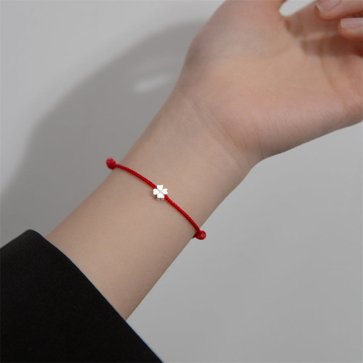 Bracelet en corde rouge avec trèfle à quatre feuilles en argent sterling 925 de Buddha Stones