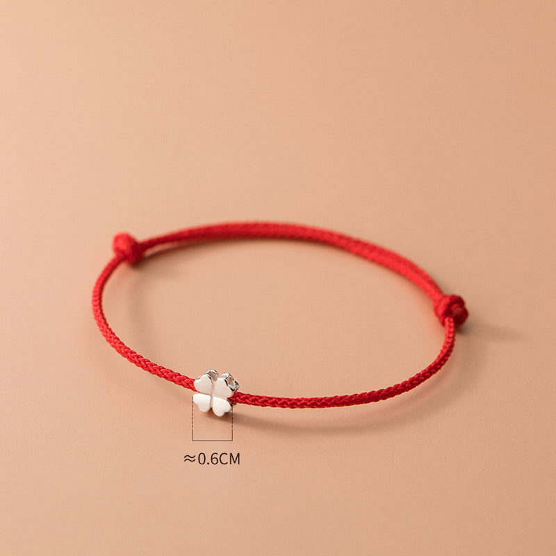 Bracelet en corde rouge avec trèfle à quatre feuilles en argent sterling 925 de Buddha Stones