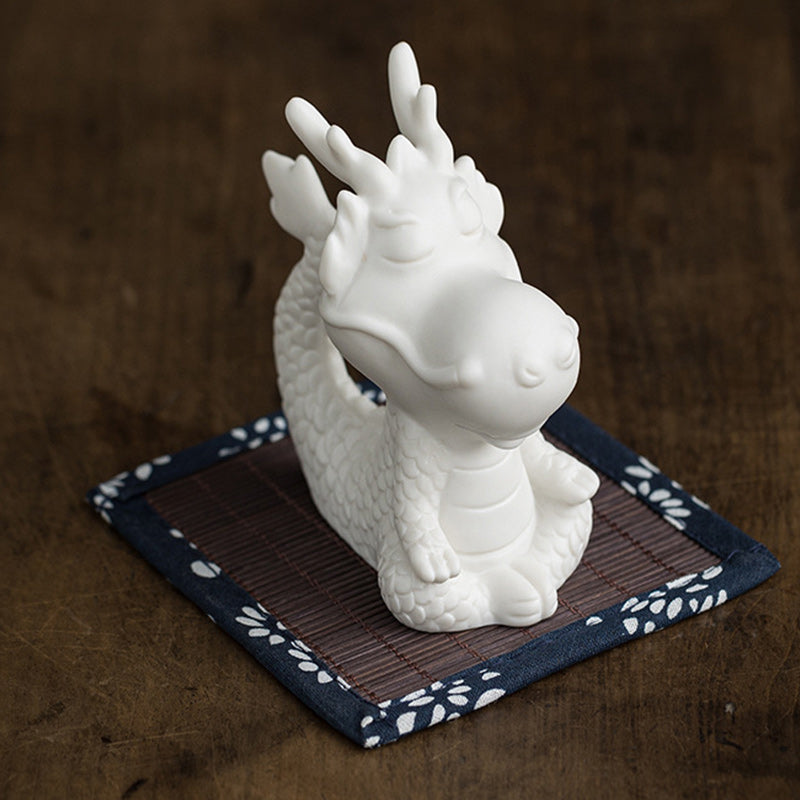 Buddha Stones Année du Dragon Chance Porcelaine Blanche Thé en Céramique Figurine pour Animaux de Compagnie Décoration de Maison - Tapis de méditation Dragon 4,3 cm x 5,9 cm x 8,6 cm et tapis en bambou - image 10