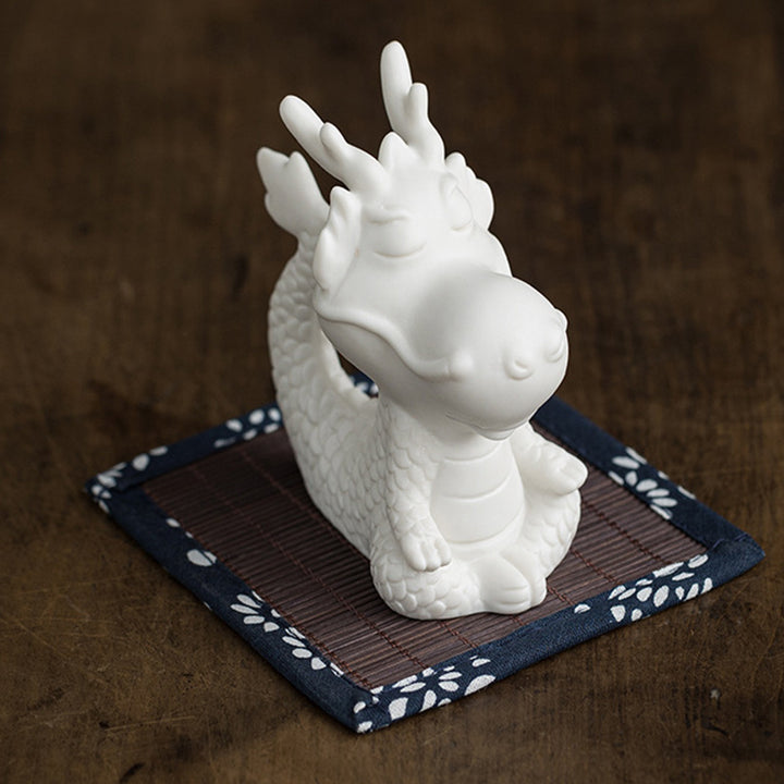 Buddha Stones Année du Dragon Chance Porcelaine Blanche Thé en Céramique Figurine pour Animaux de Compagnie Décoration de Maison - Tapis de méditation Dragon 4,3 cm x 5,9 cm x 8,6 cm et tapis en bambou - image 10